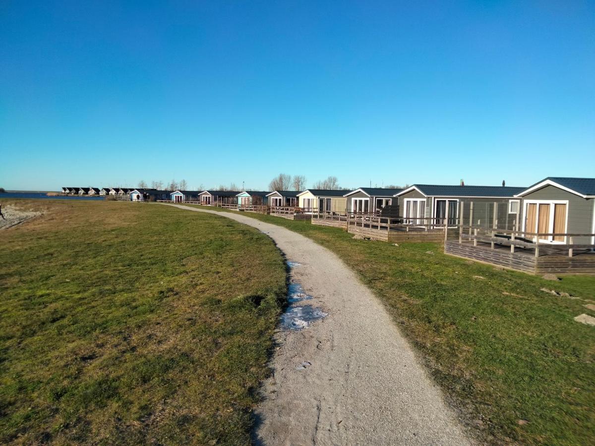 Bj Chalets - Robbengat 68 - Gezellige Chalet Op Vakantiepark Lauwersoog! Vroege Incheck! ภายนอก รูปภาพ